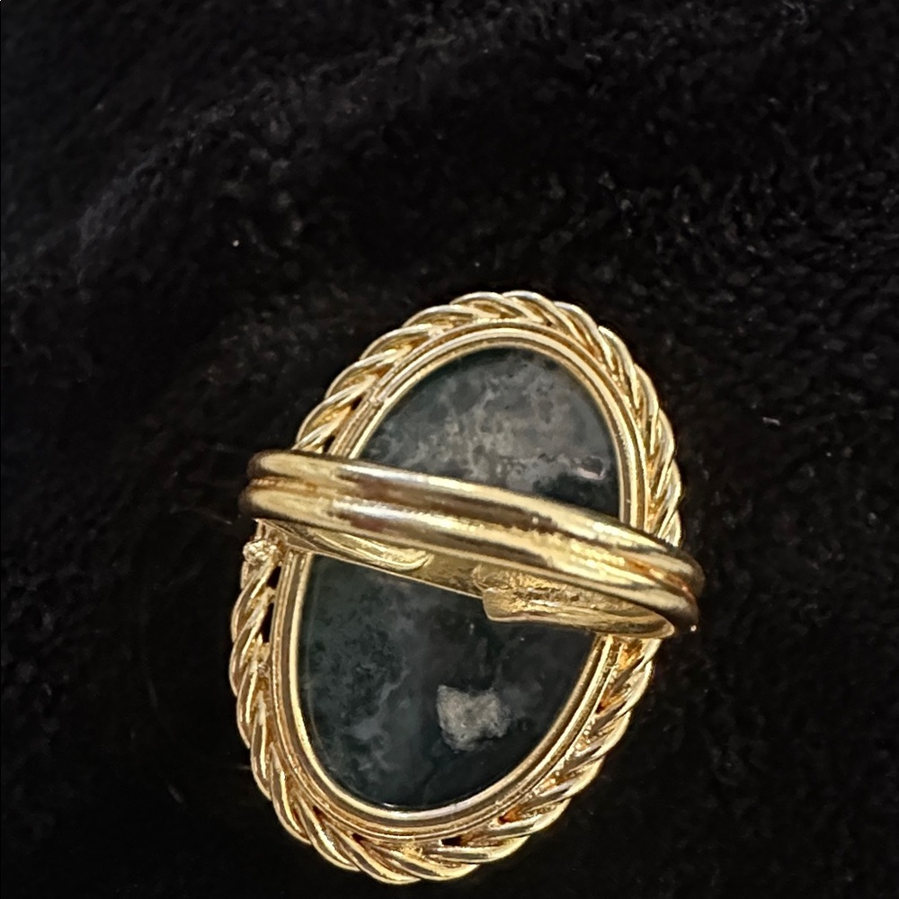 Elegant Gold and Moss Agate Stone Ring - Picture 4 of 4